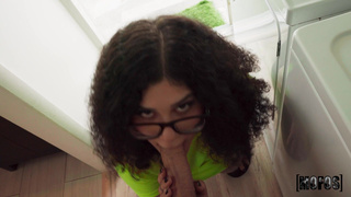 Упс, все работают, а мы трахаемся втихаря! Надеюсь, нас не уволят!