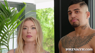 Ух, бля! Пришла на фотосессию, а меня выебали с двойным проникновением!